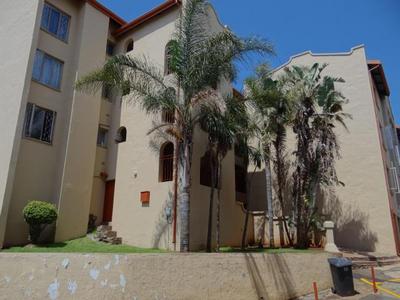Apartment / Flat For Rent in Helderkruin, Roodepoort