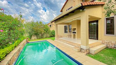 Cluster House For Sale in Broadacres, Sandton