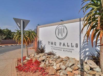 Apartment / Flat For Sale in Little Falls, Roodepoort