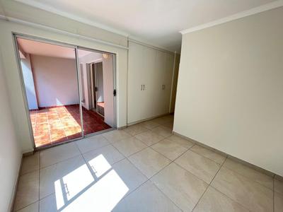 Townhouse For Rent in Northcliff, Johannesburg