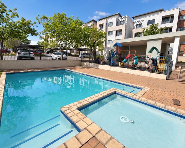 Apartment / Flat For Sale in Ferndale, Randburg